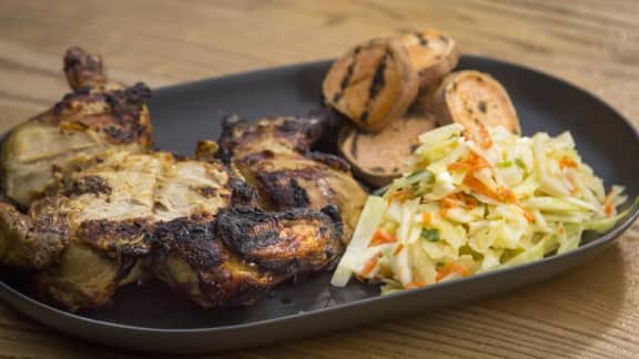 Poulet en crapaudine, façon jerk sur le bbq