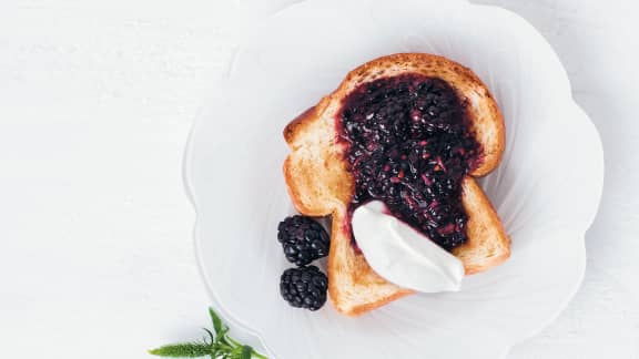 Que devrait-on mettre sur nos toasts le matin ?