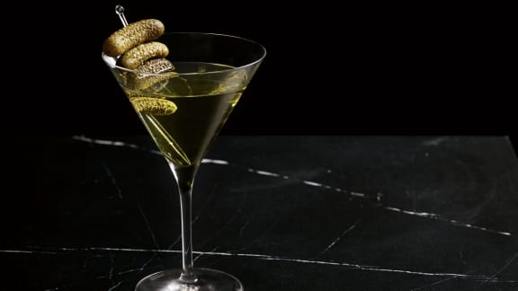 Dirty martini à la saumure de cornichons