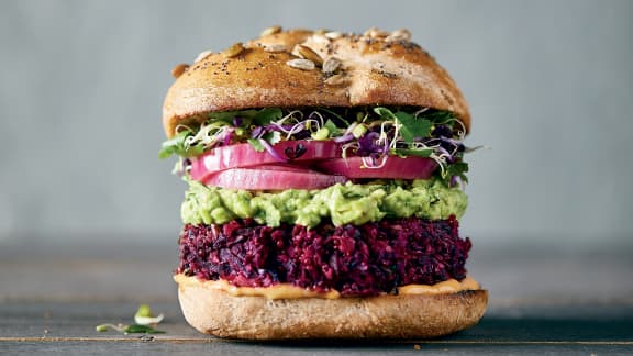 Burger végé aux betteraves et au quinoa