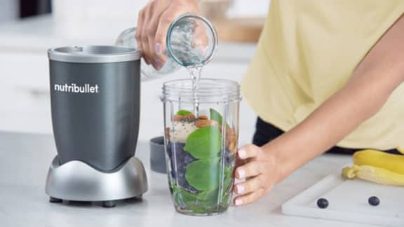 Ce mélangeur en rabais est parfait pour des smoothies à emporter
