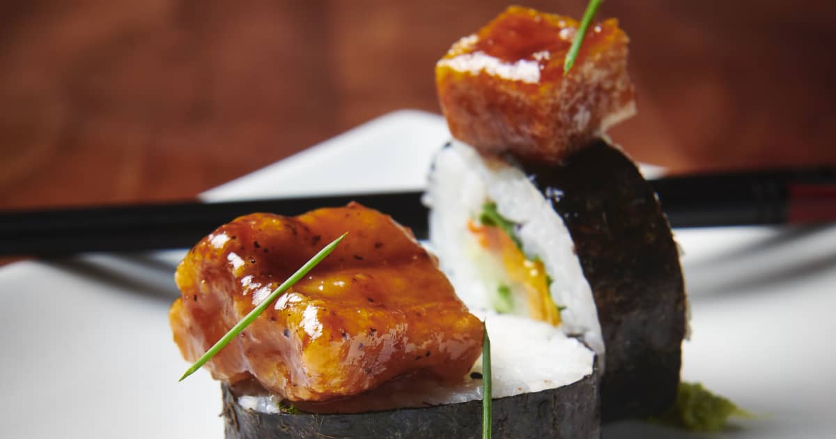 Maki de légumes, tofu et poulet général tao Zeste