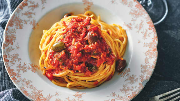 Spaghetti alla puttanesca (Spaghettis à la puttanesca)