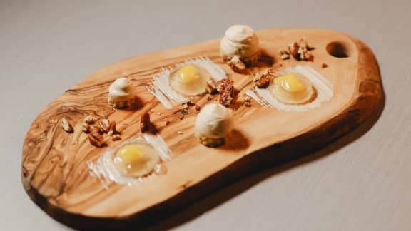 Mousse aux champignons et à la fleur d’oranger, biscuit et gelée de gingembre
