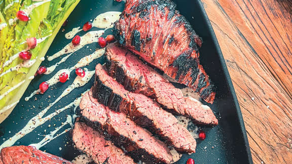 Bavette marinée sur salade