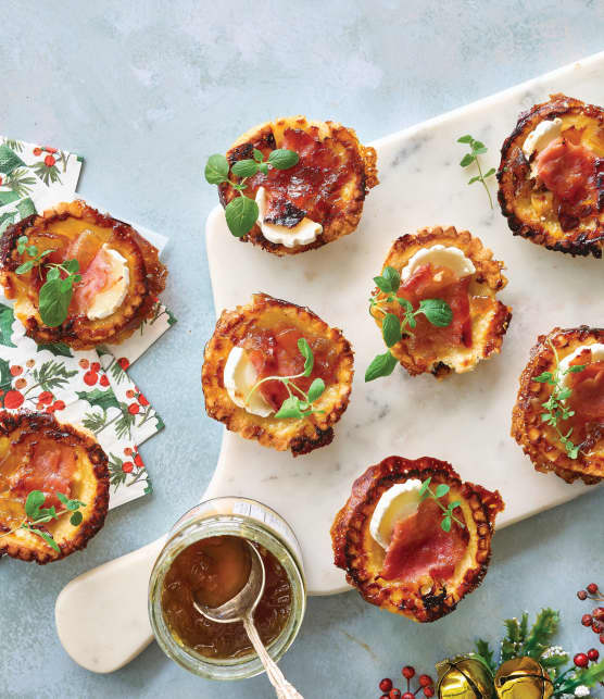 Mini tartelettes tatin au jambon et fromage avec confiture d’oignons