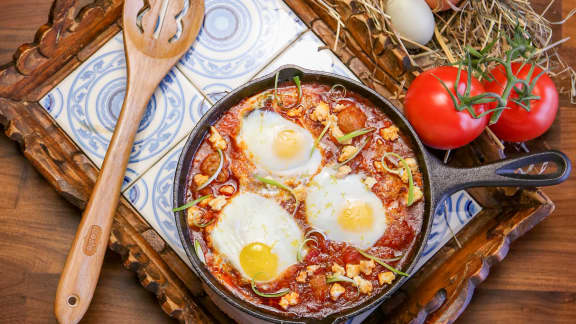 Mardi : Chakchouka à la tomate, chair à saucisse italienne douce et feta