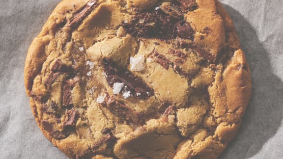 Rouleaux de pâte à biscuits aux morceaux de chocolat