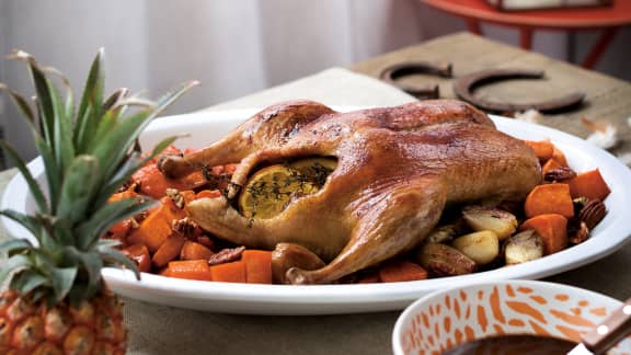 Canard entier et sa sauce au chocolat