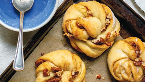 Brioches roulées aux noix de pécan