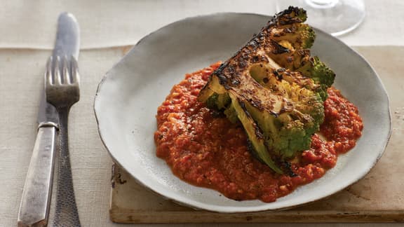 Mardi : Chou romanesco à la sauce romesco