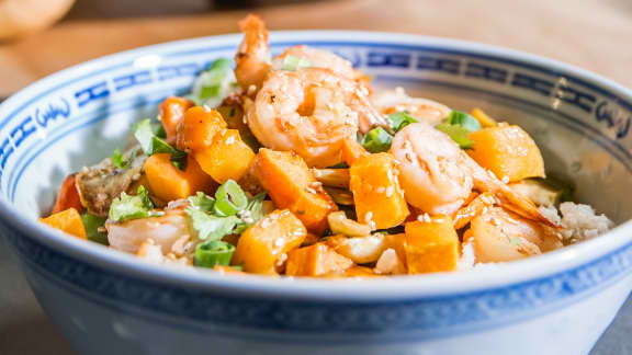 Vendredi : Sauté de crevettes aux légumes racines rôtis