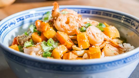 Lundi : Sauté de crevettes aux légumes racines rôtis