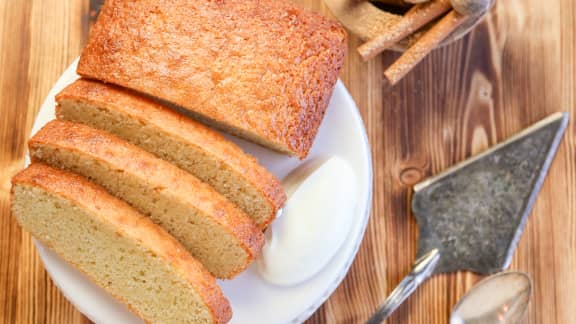 Quatre-quarts aux épices avec yogourt grec à la vanille