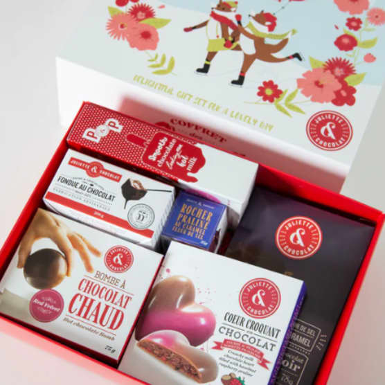 Coffret forme Coeur plat tout Chocolat pour la Saint Valentin avec  Gourmandises