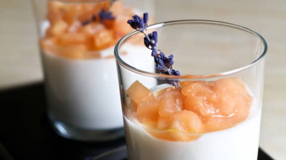 Panna cotta au cantaloup et à la lavande