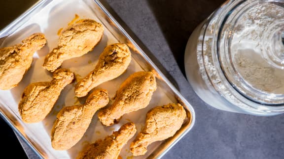 Combien de calories dans la poitrine, les cuisses et les pilons de poulet?