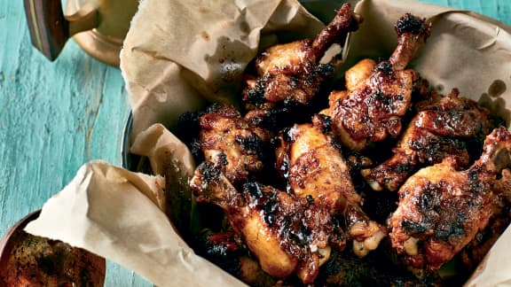 Pilons de poulet piquants à l’érable et au whisky