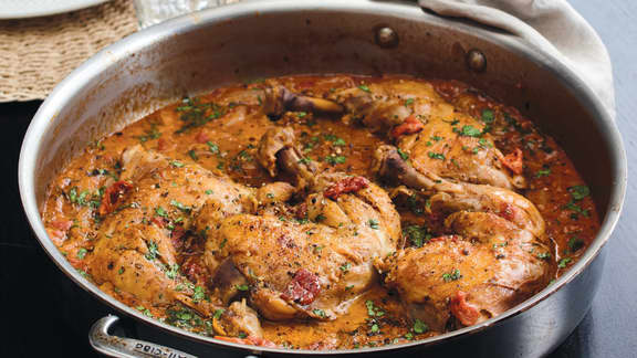 Cuisses de poulet braisées, sauce rosée