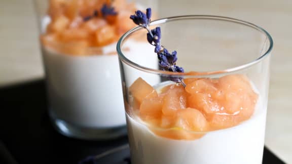 Panna cotta au cantaloup et à la lavande