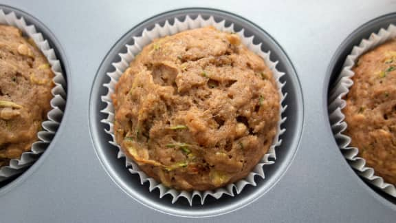 Muffins aux courgettes, au blé et aux raisins secs