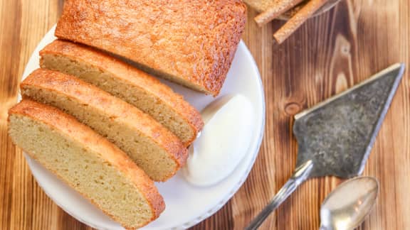 Quatre-quarts aux épices avec yogourt grec à la vanille