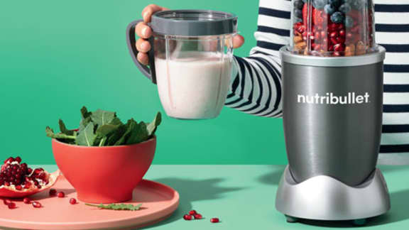 Ce mélangeur en rabais est parfait pour des smoothies à emporter