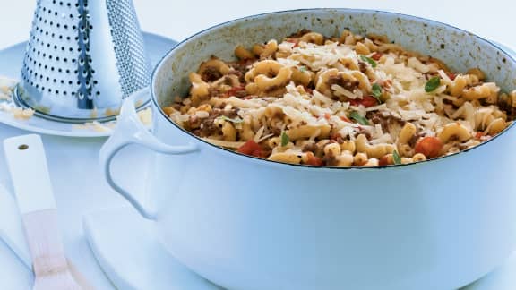 Mercredi : Macaroni à la viande et aux tomates en un chaudron