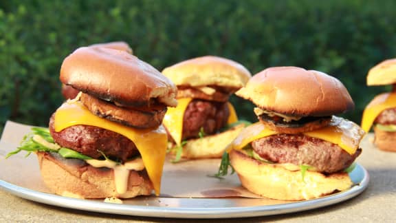 Mini-burgers au canard et aux patates douces grillées