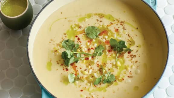 Potage de pommes de terre et de poireaux au maïs