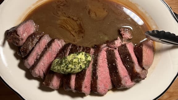 On a testé 8 plats du nouveau menu du Name's on the way et voici notre opinion