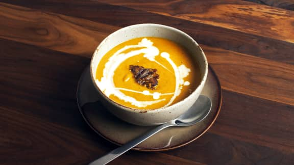 Velouté de carottes aux dattes