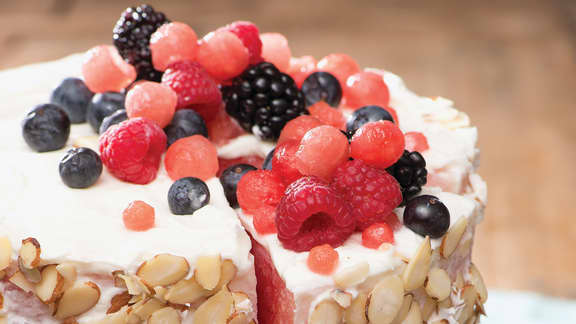 Gâteau de melon d'eau aux petits fruits