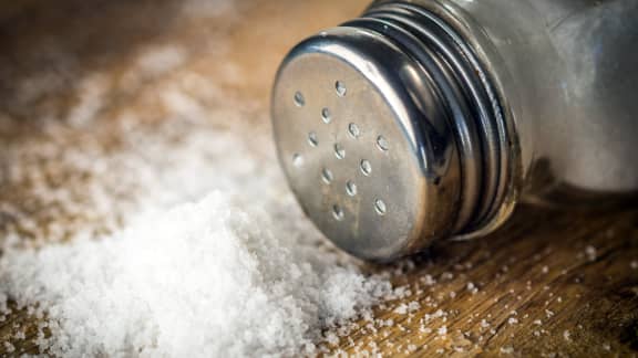 5 indices qui prouvent que vous consommez trop de sel