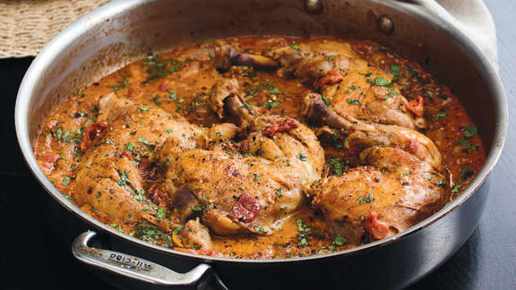 Cuisses de poulet braisées, sauce rosée