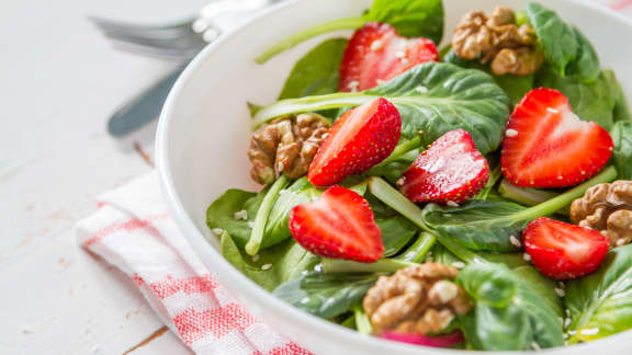 Salade d’épinards et de fraises à l’érable