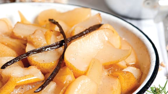 Compote de pommes et de poires chaude