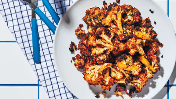 Voici comment cuisiner votre chou-fleur en entier, y compris les feuilles !