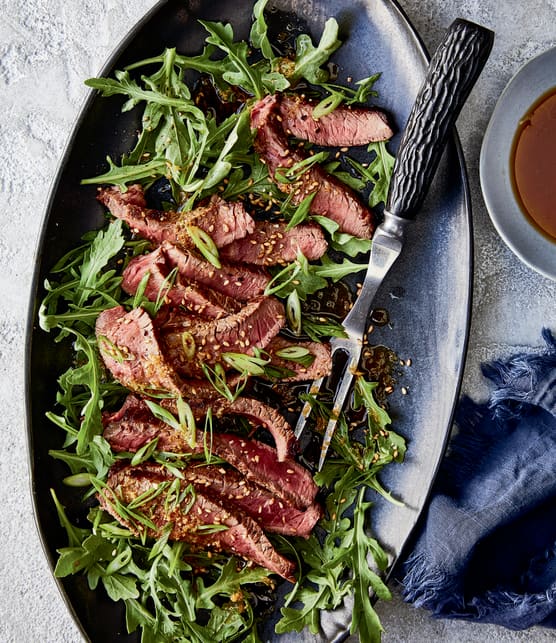 Tataki de boeuf, vinaigrette au gingembre et citron