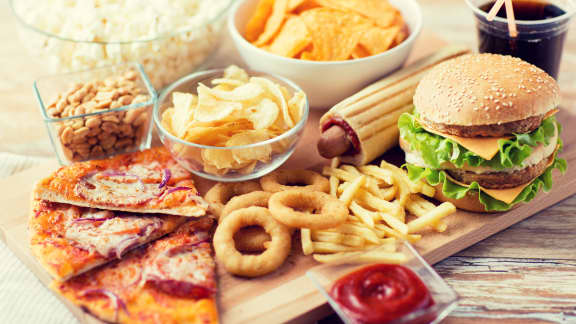 7 aliments qui vous font vieillir plus vite (sans que vous le sachiez)