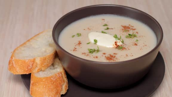 Potage de chou-fleur à la cannelle