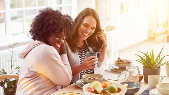Ralentir les cheveux blancs grâce à l’alimentation ? Voici ce que dit la science