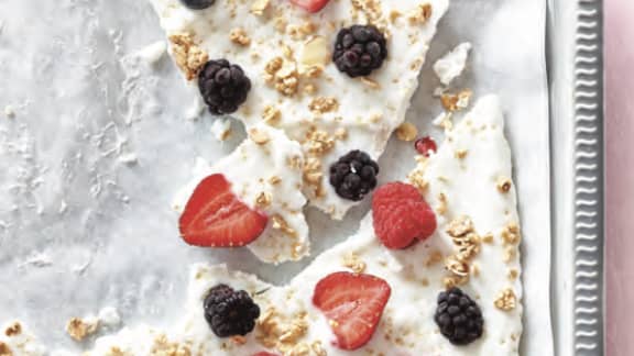 Écorces de yogourt glacé au granola