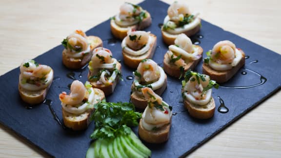 Crostini de calmars et crevettes