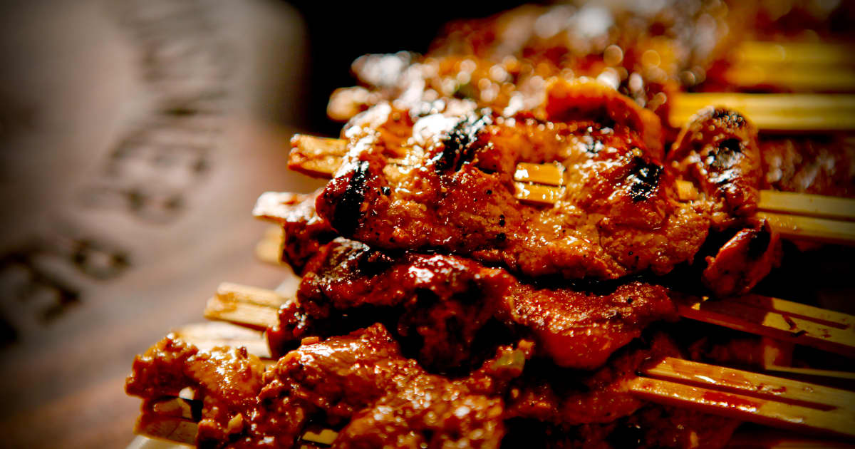Brochettes de porc marinées : une recette facile pour un barbecue