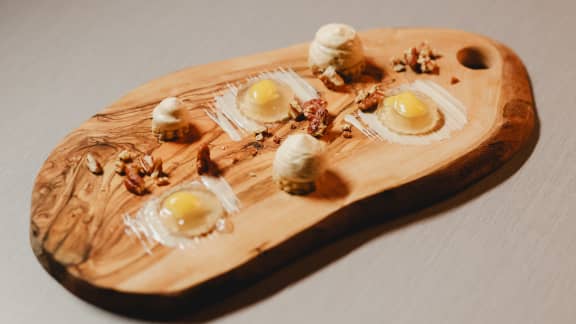 Mousse aux champignons et à la fleur d’oranger, biscuit et gelée de gingembre