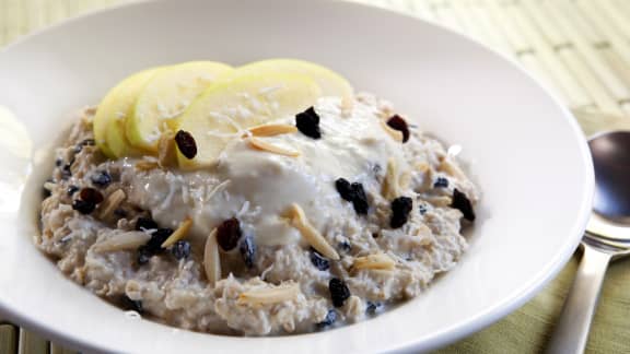 Muësli Bircher nutritif aux pommes