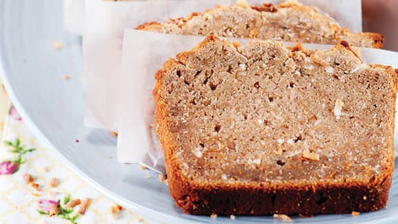 Pain aux bananes, au beurre d'arachides et à la noix de coco
