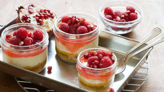 Gâteau au fromage à la grenade et aux framboises