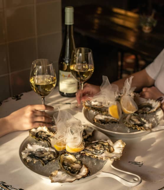 Les meilleurs vins à moins de 20 $ pour accompagner vos huîtres